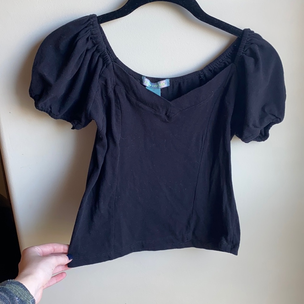 Black puff sleeve top